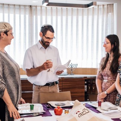 Father making kiddush on Rosh Hashana 1