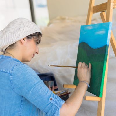 Artist painting on canvas 2