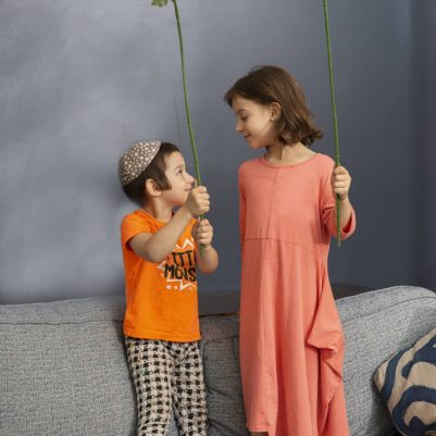 Kids holding flowers 1