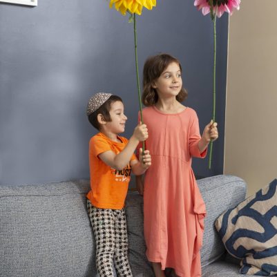 Kids holding flowers 2