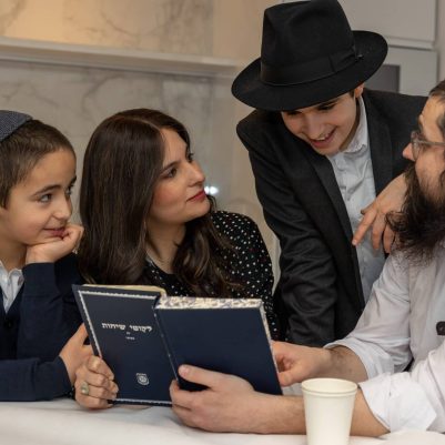 Family learning Torah